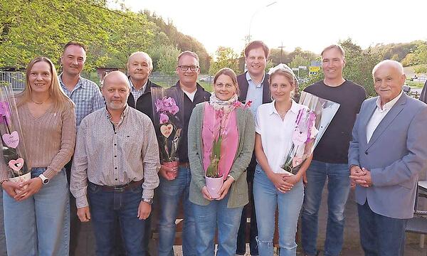 Das neue Vorstands-Team des Obst- und Gartenbauvereins Schwabthal freut sich auf die kommenden Aufgaben.