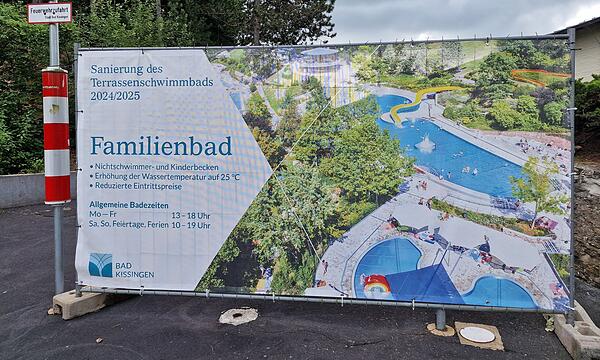 Das Familienbad ist geöffnet.
