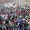 Viele kamen auf den Marienplatz, um demokratiefeindlichen Tendenzen ihr Bekenntnis zu einer toleranten Gesellschaft entgegenzusetzen. Viele kamen auf den Marienplatz, um demokratiefeindlichen Tendenzen ihr Bekenntnis zu einer toleranten Gesellschaft entgegenzusetzen.