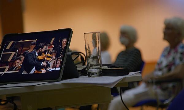 "Gesund mit Musik" überträgt Konzerte in Pflegeheime und Kliniken