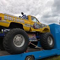 Monster Truck vor Frankengarage