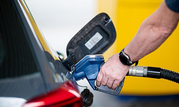 Das Tanken in Deutschland ist derzeit sehr günstig.