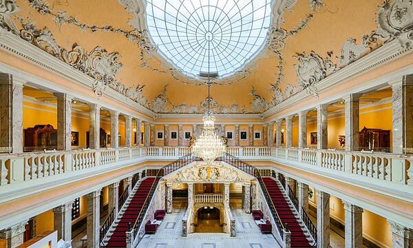 Der Marmorsaal der Sektkellerei Henkell Freixenet