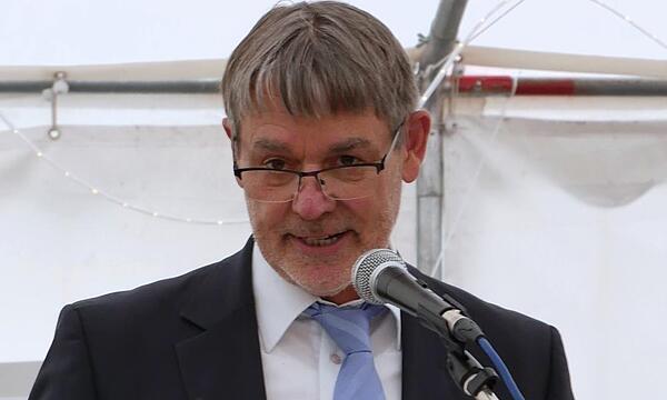 Bürgermeister Gerhard Wunder hielt die Festrede. Bürgermeister Gerhard Wunder hielt die Festrede.