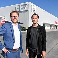 Freuen sich über das neugestaltete Bamberger Einkaufscenter„LEZ 14“ am Laubanger: FIM-Geschäftsführer Jan Lerke (links) und der Bamberger Architekt Matthias Bornhofen.