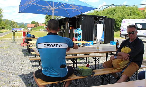Am Bahnhof Rupboden gibt es einen neuen Imbiss-Pächter.  An warmen Tagen ein erfrischender Stopp für Radfahrer.