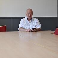 Seit 30 Jahren begrüßt Bürgermeister Rudolf Braun (WGA) die Gemeinderäte und Zuhörer – seit geraumer Zeit in diesem Sitzungssaal im renovierten Rathaus.