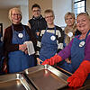 Vesperkirche 2025 Fleißige Helferschar. Michael Haug, Heike Walta, Eberhard Wittmann, Ann Engel, Christel Landner und Maria Kollo.
