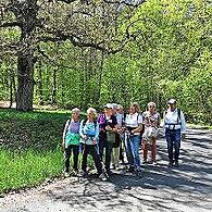 Die Senioren und Seniorinnen auf der ersten Wanderung.