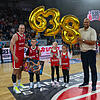 638 Spiele: Karsten Tadda (links) kurz vor dem Spiel mit seinem Sohn Luis, seinen beiden Nichten und dem bisherigen Rekordspieler Alex King. 638 Spiele: Karsten Tadda (links) kurz vor dem Spiel mit seinem Sohn Luis, seinen beiden Nichten und dem bisherigen Rekordspieler Alex King.
