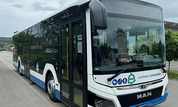 Gut gekennzeichnet und barrierefrei zugänglich: Schon jetzt werden solche Linienbusse im Landkreis Lichtenfels eingesetzt.