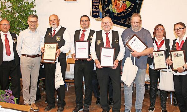 Der Verein Sängerlust nutzte sein 75. Jubiläum für einen Ehrungsabend.