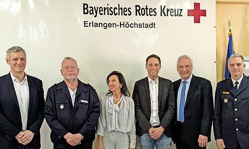 Der BRK-Kreisverband hat Thomas Heideloff (2. v. l.) nach 46 Dienstjahren verabschiedet.