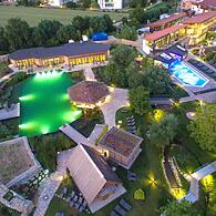 Das Sauna-Land der Obermain-Therme mit dem Naturbadesee