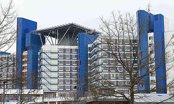 Klinikum Bamberg Mit der Komplexbehandlung möchte die Neurologische Klinik der Sozialstiftung Bamberg den Parkinson-Betroffenen eine möglichst lange Selbstständigkeit ermöglichen.