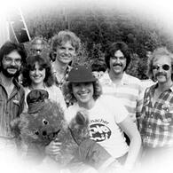 Der DJ und die Band: Das Bild aus den Achtzigerjahren zeigt Thomas Gottschalk mit der Band "Heaven". In der ehemaligen Kultkneipe "Old Castle" legte er Platten in Kulmbach auf.