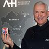 Der Frankenwürfel steht nun bei Alexander Herrmann im Regal mit den Auszeichnungen im Wirsberger Restaurant. Der Frankenwürfel steht nun bei Alexander Herrmann im Regal mit den Auszeichnungen im Wirsberger Restaurant.