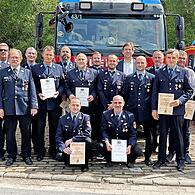 Die Ehrung in Unterleinleiter (v. l.): Andreas Schriefer, Oliver Flake, Wolfgang Wunner, Roland Brütting, Christian Aichinger, Thomas Preller, Ralf Bauernschmidt, Georg Wiemann, Andreas Nowski, Stefan Schicht, Hermann Ulm, Christian Eberlein, Gerh...