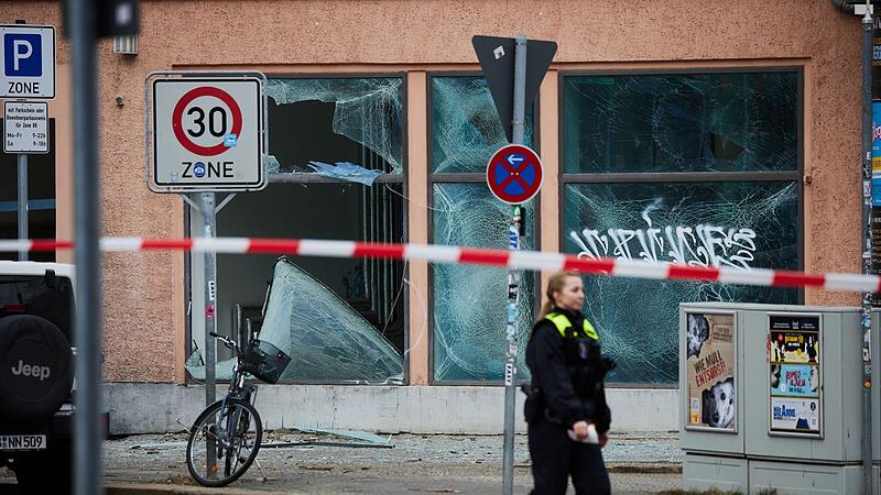 Schwere Schäden durch Kugelbombe