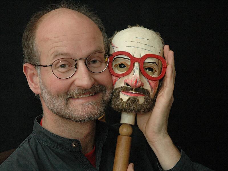 Puppenbauer und -spieler Thomas Glasmeyer