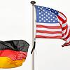 Flaggen der USA und von Deutschland