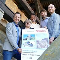 Bürgermeister Andreas Hügerich, Christine Wittenbauer (Leiterin der Stadtbücherei), Stadtbaumeister Gerhard Pülz, Steffen Hofmann (Leiter des Amtes für Wirtschaft, Tourismus & Kultur) und Johannes Zeck, Geschäftsleiter des FADZ Zweckverbandes, fr...