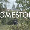 Homestory - Episode 5: Zu Gast im kleinsten Theater Deutschlands Im Serienfinale von "Homestory" hat Martin Neubauer seine Haustür geöffnet: Sein Wohnzimmer ist eine Theaterbühne.