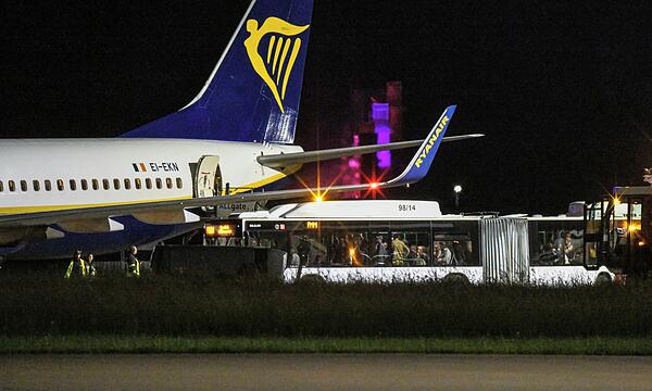 Sicherheitslandung wegen Turbulenzen am Flughafen Memmingen