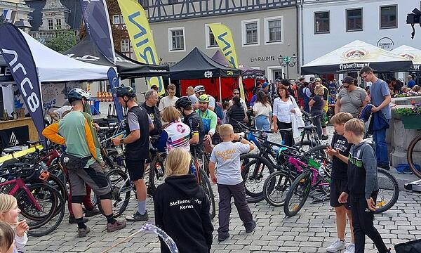 Alles rund ums Mountainbike gab es beim Fest auf dem Marktplatz.