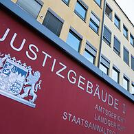 Vor dem Landgericht Coburg hat am Donnerstag der Prozess gegen einen mutmaßlichen Brandstifter begonnen.