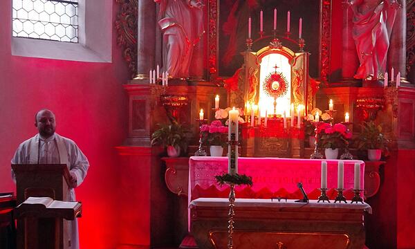 „Chill out für die Seele“ hieß es in der Spitalkirche. Kaplan Sebastian Heim und sein Team luden ein, Kraft für den Alltag zu sammeln.