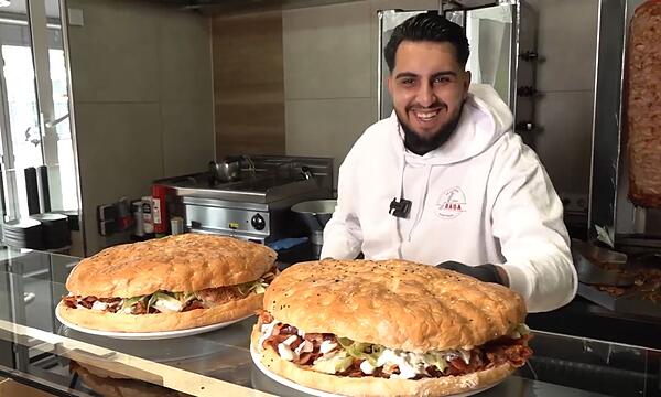 Wette mit Zwei-Kilo-Riesendöner in Augsburg