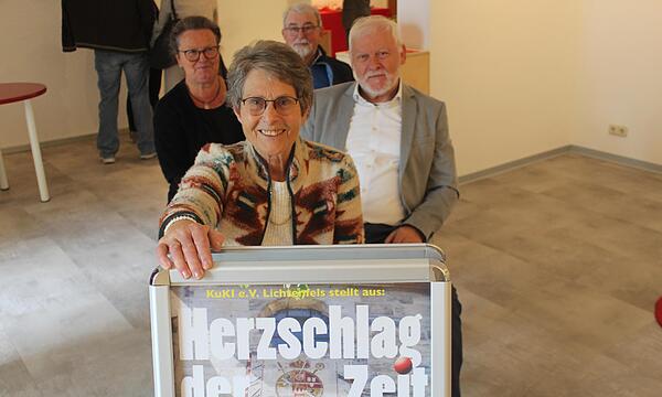 Sie alle versuchen mit ihren Werken dem Herzschlag der Zeit nachzulauschen: die Kukis Heidi Meyer (vorne links), Udo Klinger (r.), Margot Sühler (l.) und Berthold Werner (hinten rechts). Es fehlt Barbara Wilde.