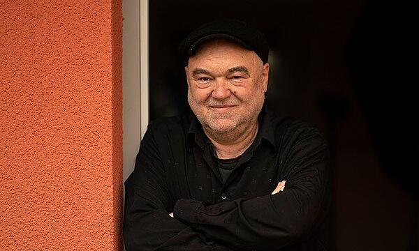 „EIMBAMBFREI“ ist das neue Programm von Wolfgang Buck, dass er am Samstag im Jungen Theater Forchheim vorstellt.