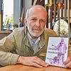 Siggi Michl stellt am Donnerstag (8. Mai) sein neues Buch „Straßenmusikanten“ in der Buchhandlung Friedrich vor. Siggi Michl stellt am Donnerstag (8. Mai) sein neues Buch „Straßenmusikanten“ in der Buchhandlung Friedrich vor.