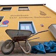 Das Gebäude der Feuerwehr in Buckenhofen ist alt und viel zu klein. Seit Jahren fordern die Feuerwehrleute Besserung. Nun tritt der Neubau in die nächste Phase.
