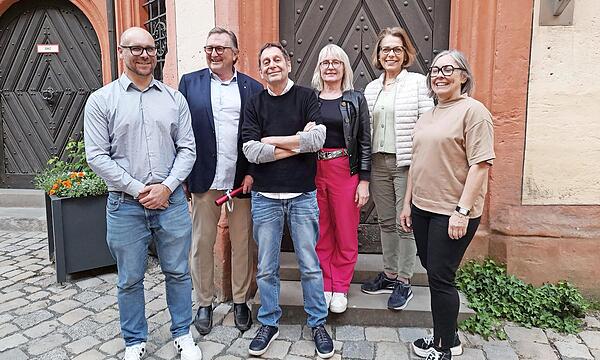 Beim Förderkreis Kaiserpfalz gibt es Wechsel an der Spitze (v. l.): Daniel Sauer, Herbert Amtmann, Harald Winter, Susanne Fischer, Justine Abele und Doris Koschyk.