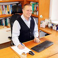 Diethelm Schorscher räumte seinen Stuhl zum Jahresbeginn in der Gemeinschaftspraxis in Pfarrweisach für seine Nachfolgerin Katja Multerer.