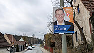 Vergessenes Plakat: In Frimmersdorf will Axel Rogner immer noch für die Freien Wähler in den Bundestag. Vergessenes Plakat: In Frimmersdorf will Axel Rogner immer noch für die Freien Wähler in den Bundestag.