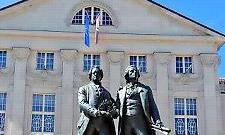 Goethe und Schiller-Denkmal in Weimar.