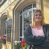 Die 26-jährige Aileen Bär ist neue Wirtin der Künstler-Klause am Theaterplatz in Coburg.