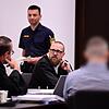 Rechtsanwalt Sören Jungkunz aus Nürnberg sowie einer der Angeklagten aus dem Landkreis Erlangen-Höchstadt.