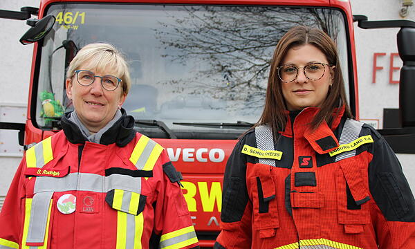 Feuerwehrauto, Frauen, Uniform